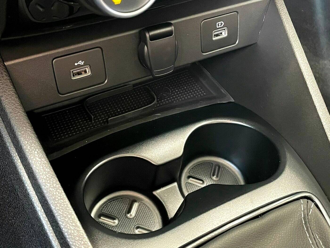 Lada Vesta Cross Life 1.6 106hp 5MT
