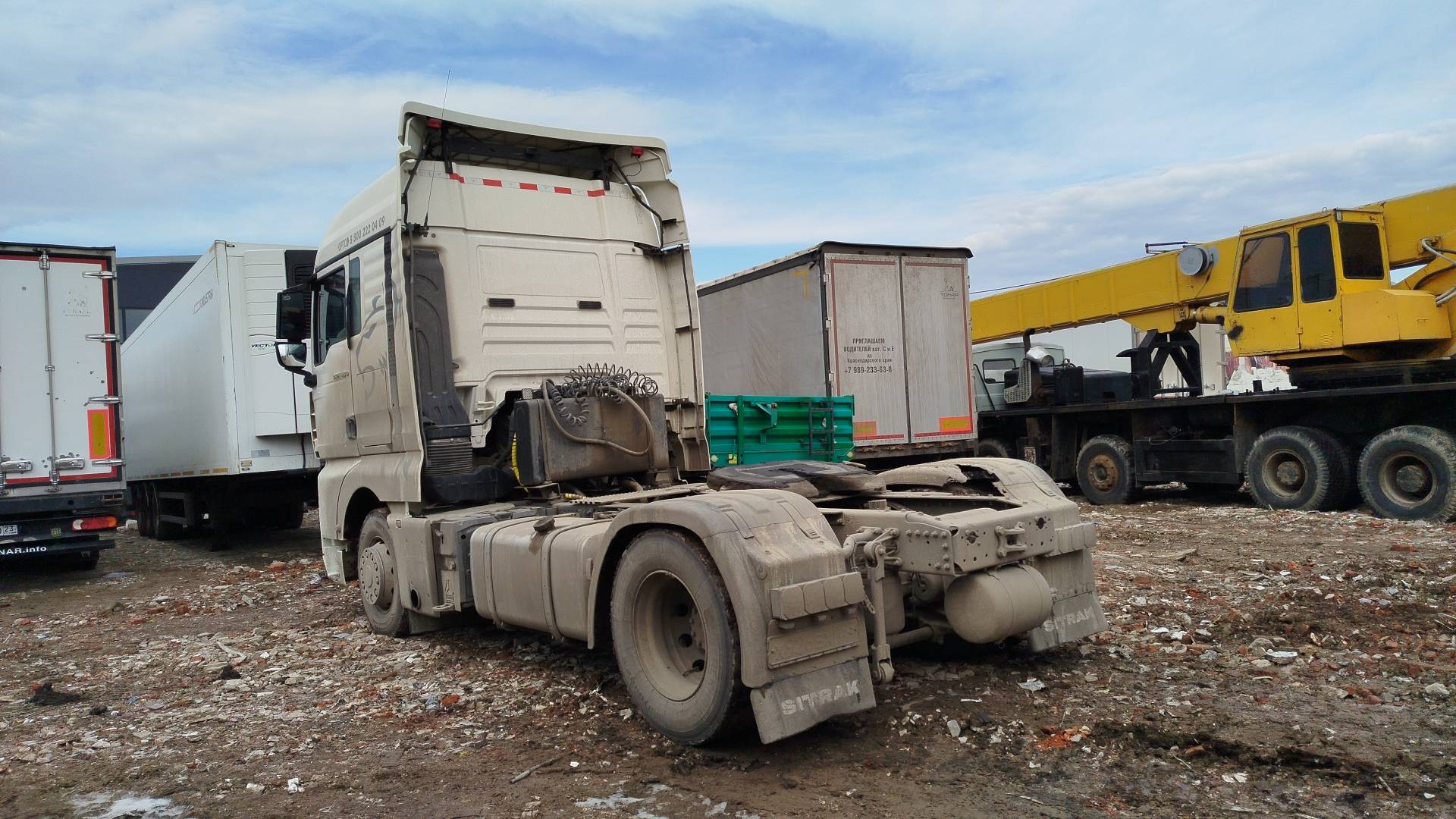 Sitrak C7H 4x2 ZZ4186V361HE,  325 893 км, 2023 года в лизинг