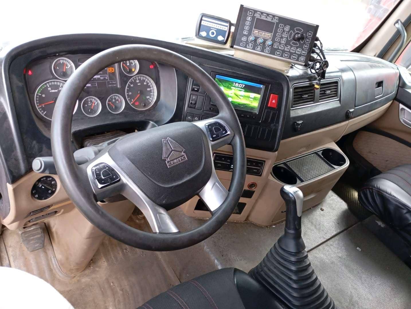 HOWO ZZ3256V384GE 6x4,  111 208 км, 2023 года в лизинг