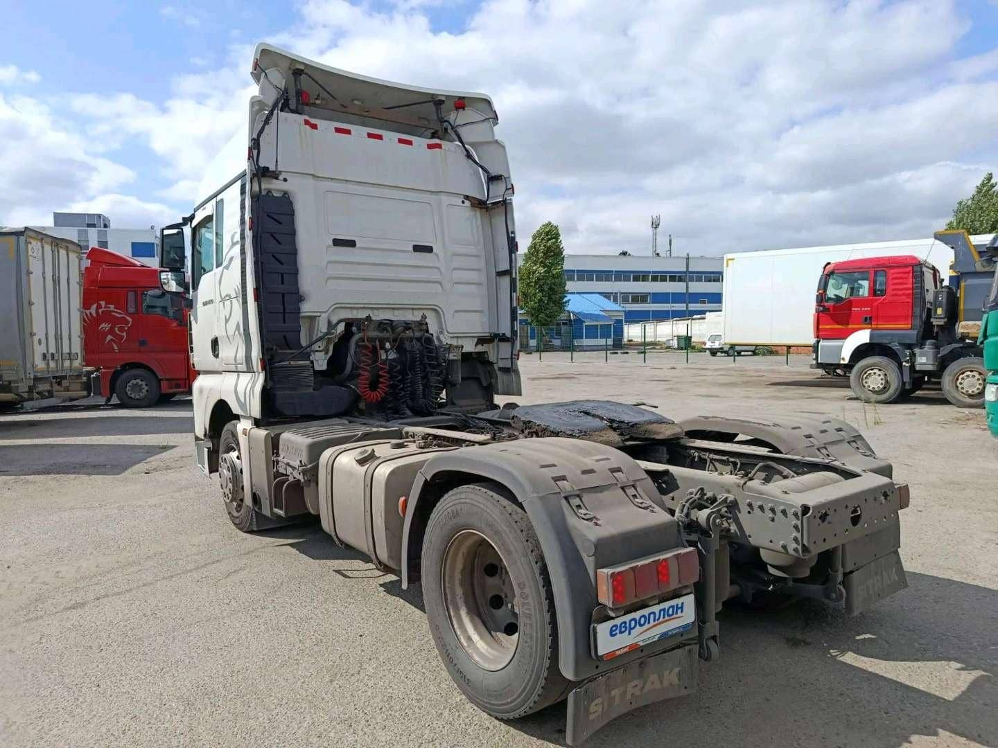 Sitrak C7H 4x2 ZZ4186V361HE,  730 348 км, 2022 года в лизинг