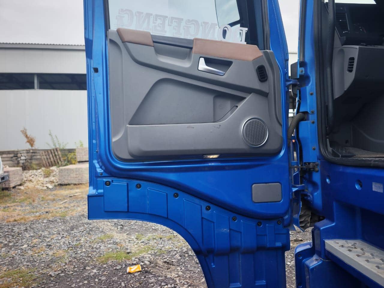 DongFeng DFH4180 4x2 (KX, Евро-6),  327 385 км, 2023 года в лизинг