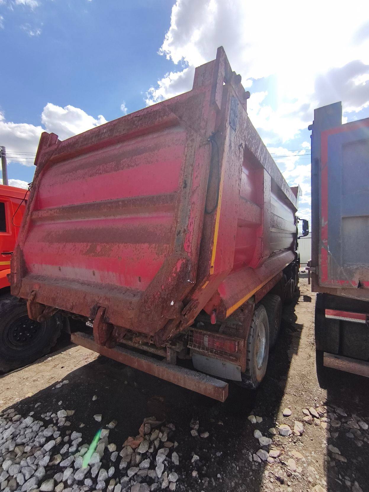Sitrak ZZ3316V306ME,  220 141 км, 2022 года в лизинг