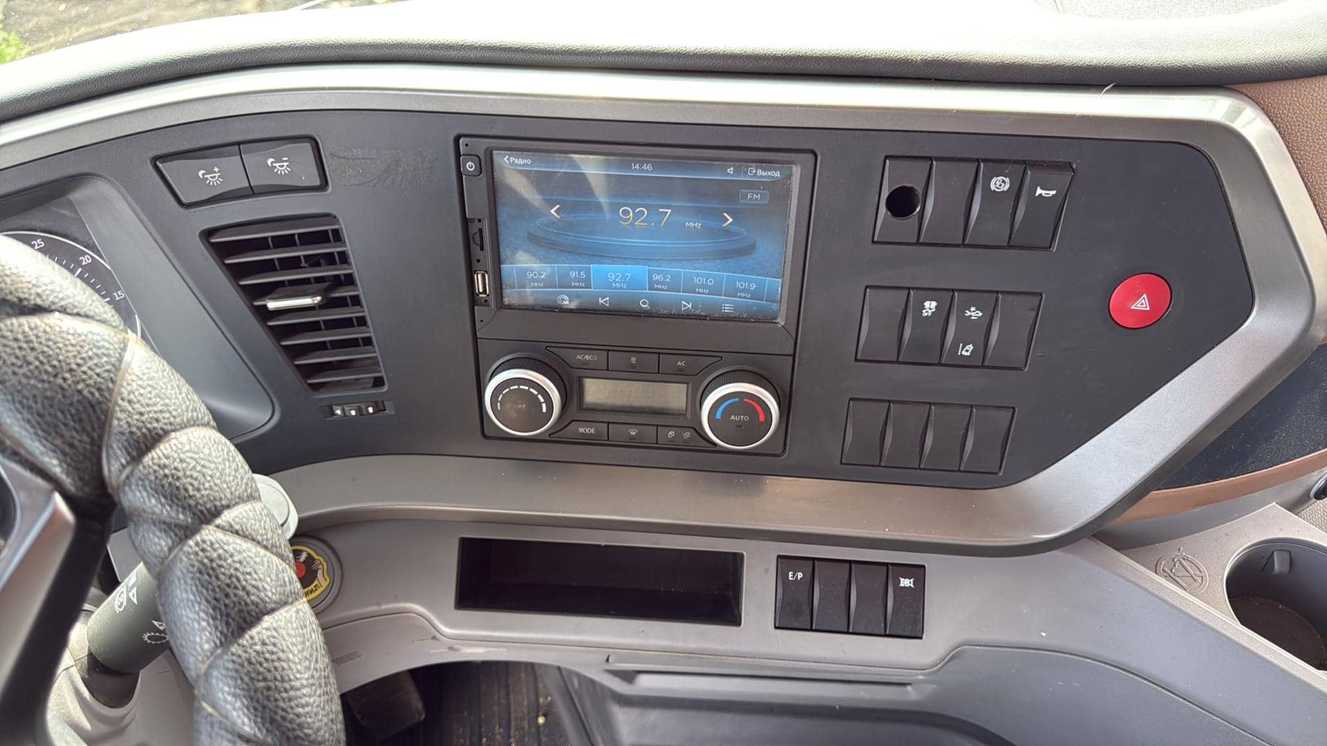DongFeng DFH4180 4x2,  405 706 км, 2023 года в лизинг