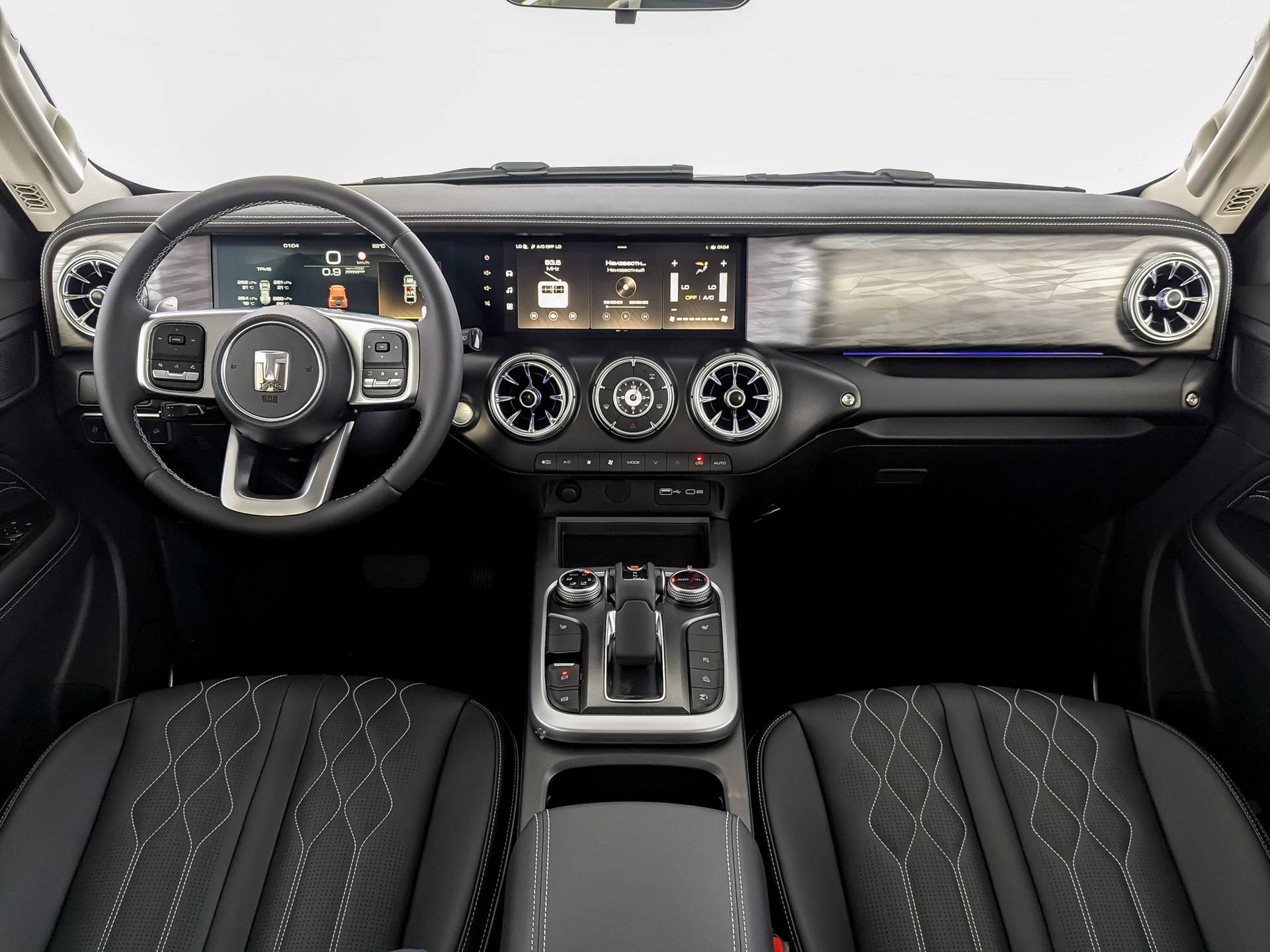 Tank 300 City Adventure 2.0 8AT 4WD