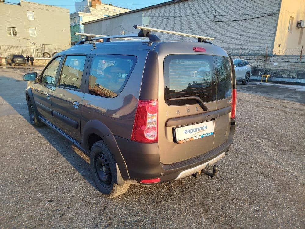 Lada Largus Кросс,  100 840 км, 2022 года в лизинг