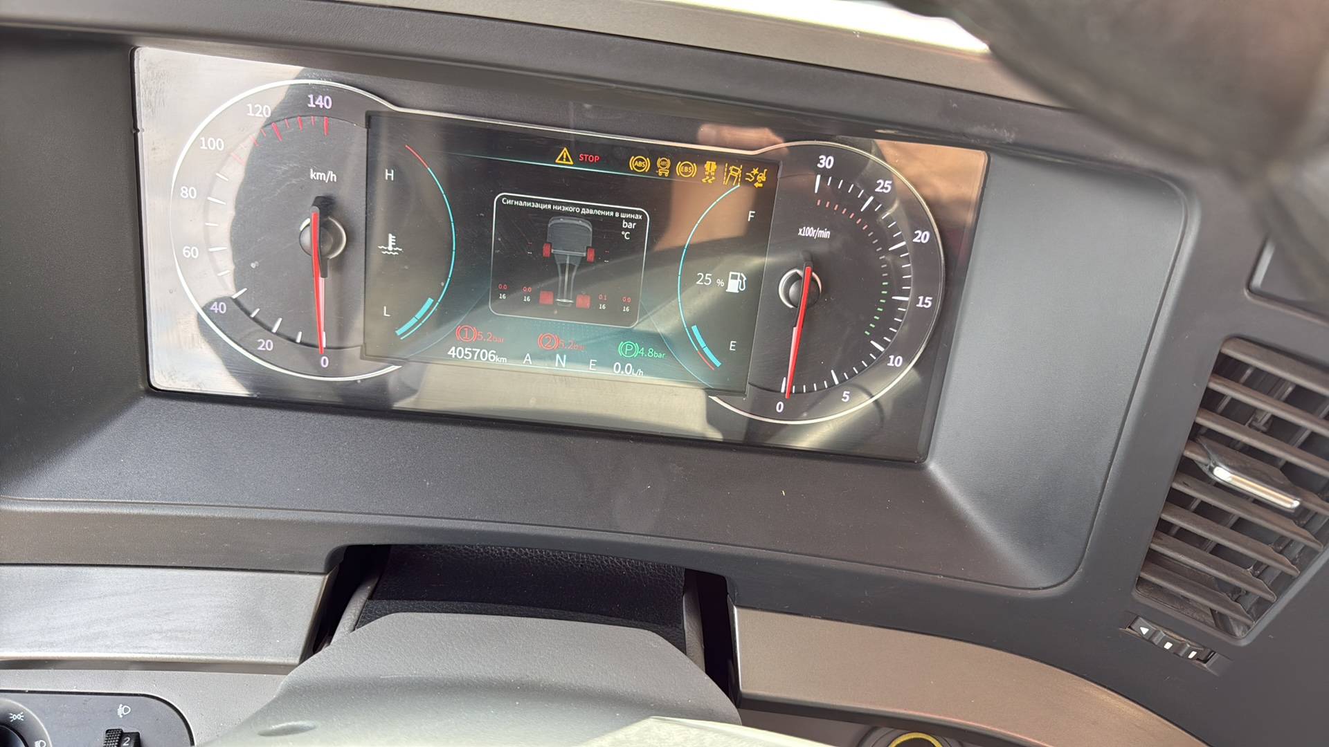 DongFeng DFH4180 4x2,  405 706 км, 2023 года в лизинг