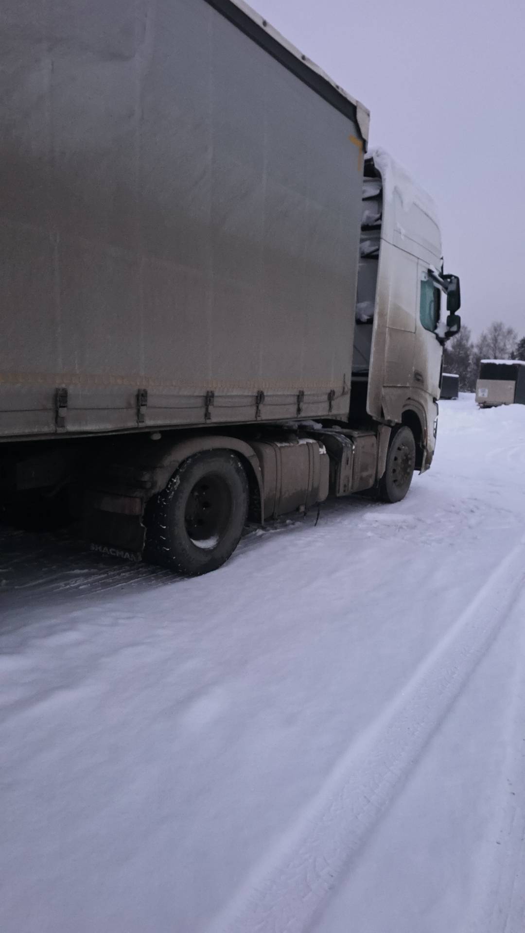 Shacman SX4188YY381,  302 324 км, 2024 года в лизинг