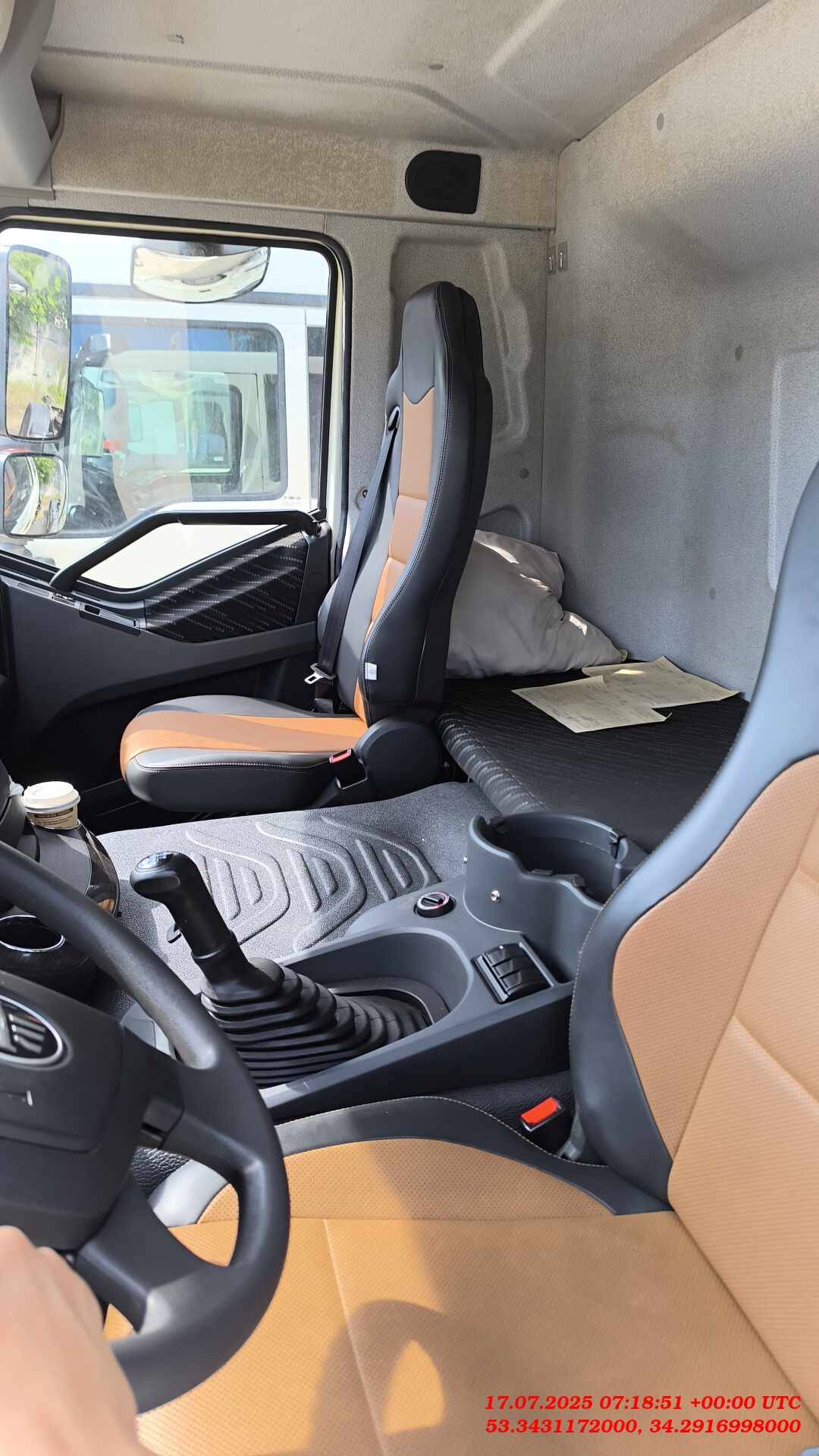 FAW CA3250P66K2T1E5 6х4,  8 543 км, 2024 года в лизинг