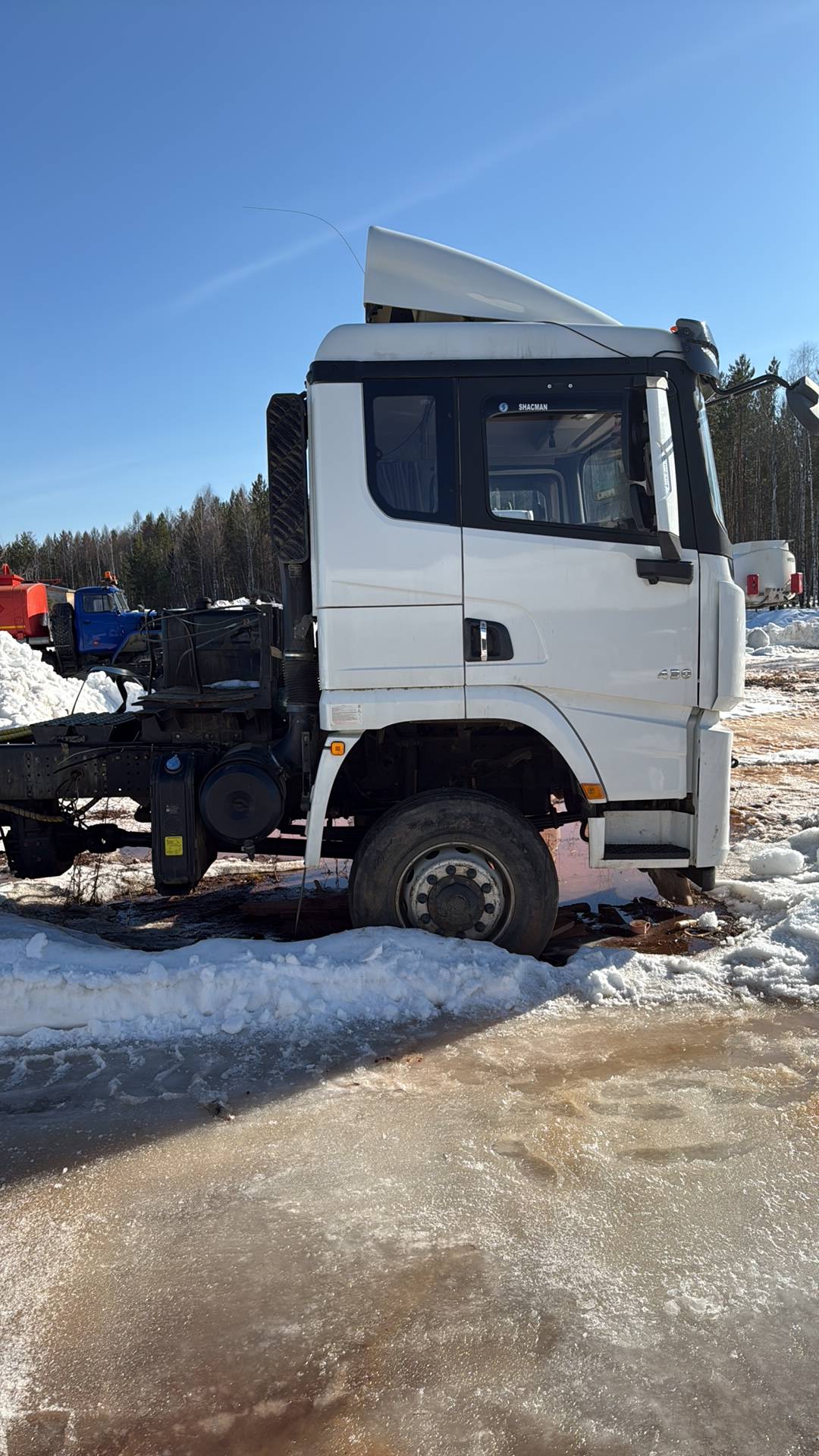 Shacman SX42586V385,  268 615 км, 2023 года