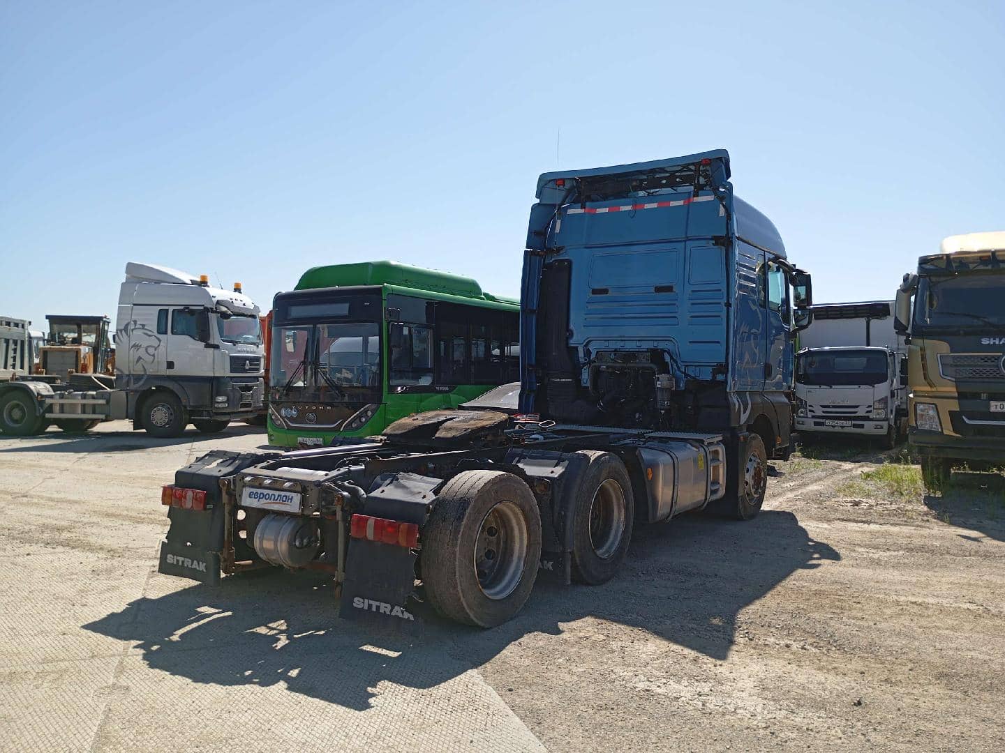Sitrak С7Н 6×4 ZZ4256V364HE,  199 350 км, 2023 года в лизинг