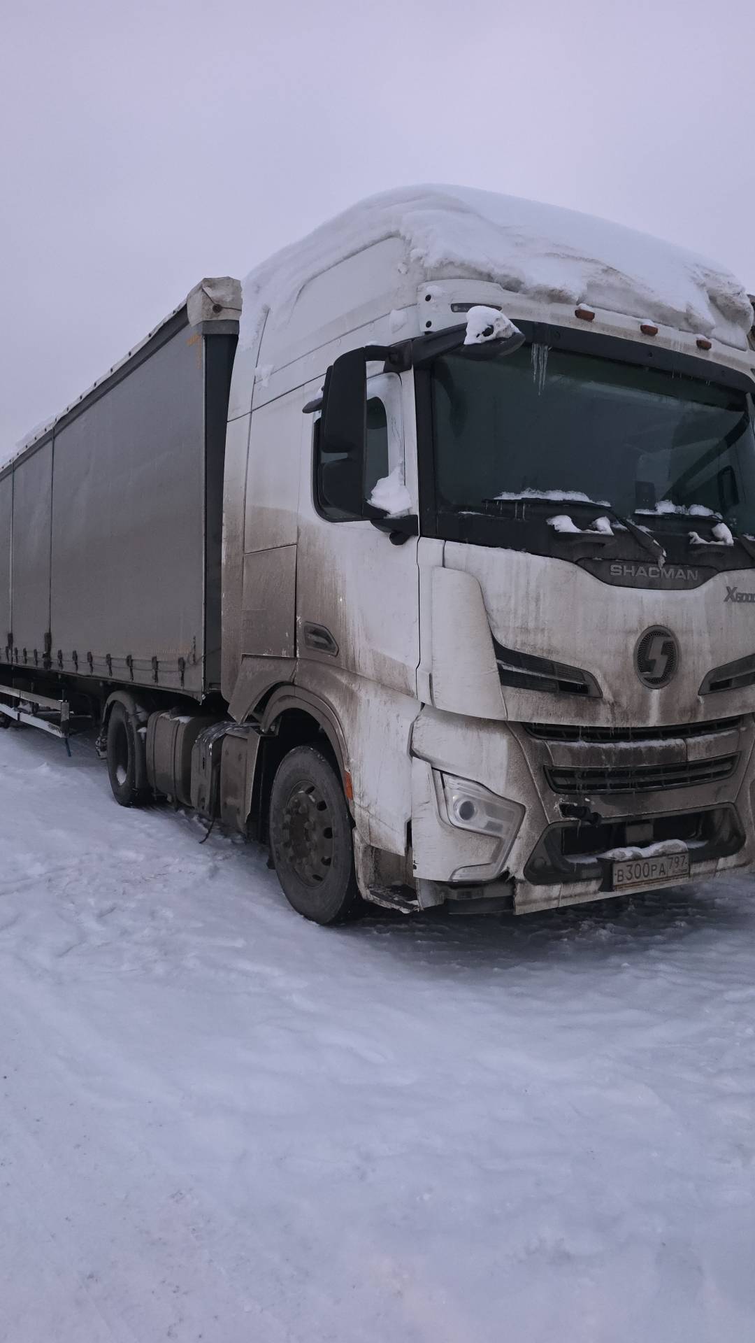 Shacman SX4188YY381,  302 324 км, 2024 года в лизинг