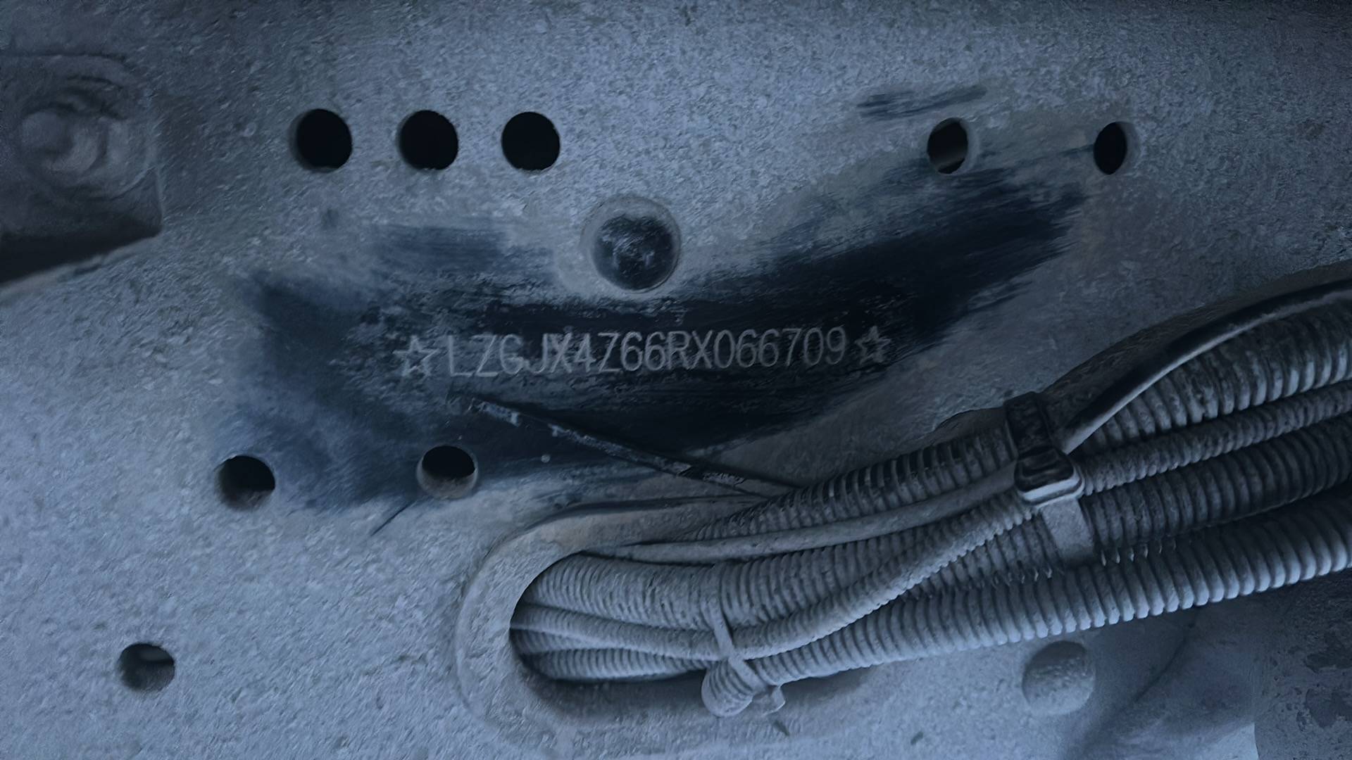 Shacman SX331863366,  105 158 км, 2024 года в лизинг