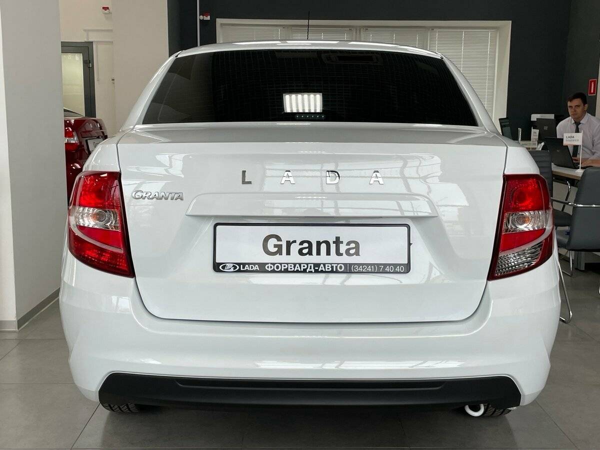 Lada Granta седан Classic 24 Кондиционер 1.6 90hp 5MT
