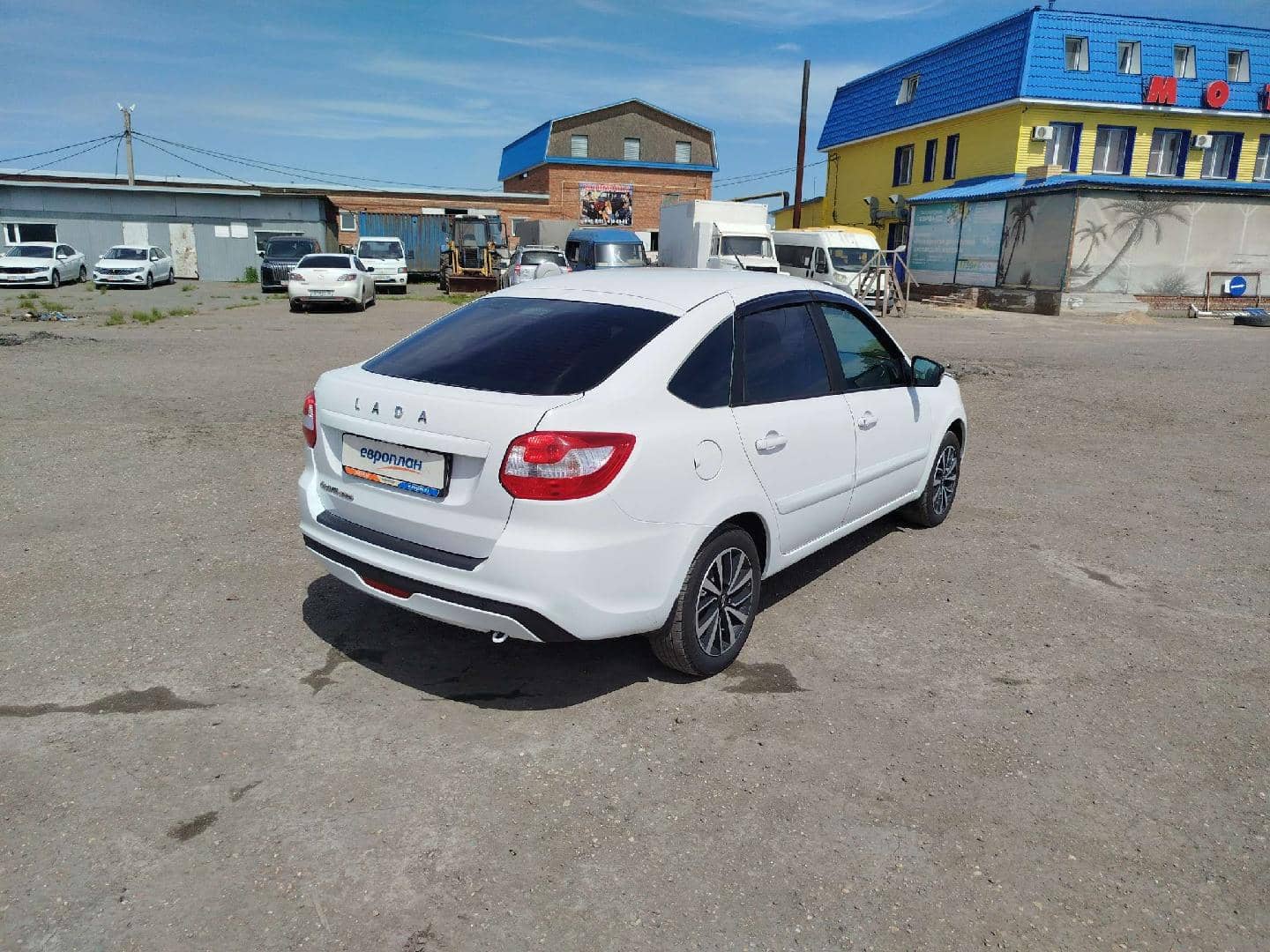 Lada Granta лифтбек,  158 907 км, 2024 года в лизинг