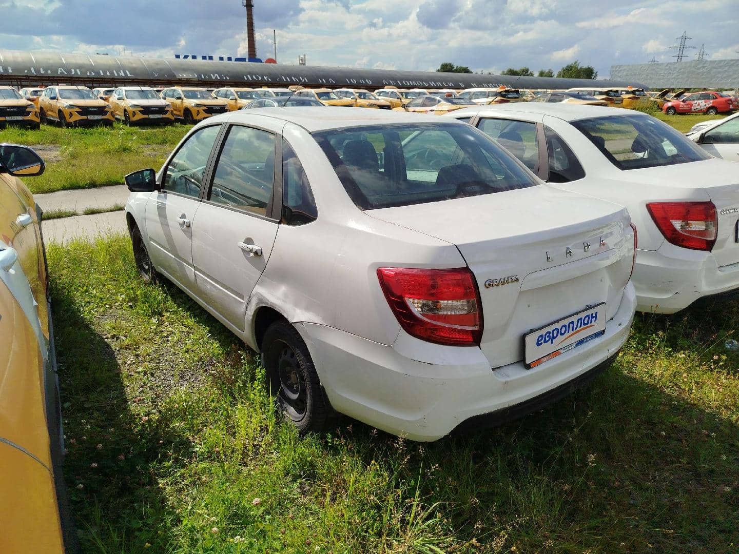 Lada Granta седан,  107 782 км, 2023 года в лизинг