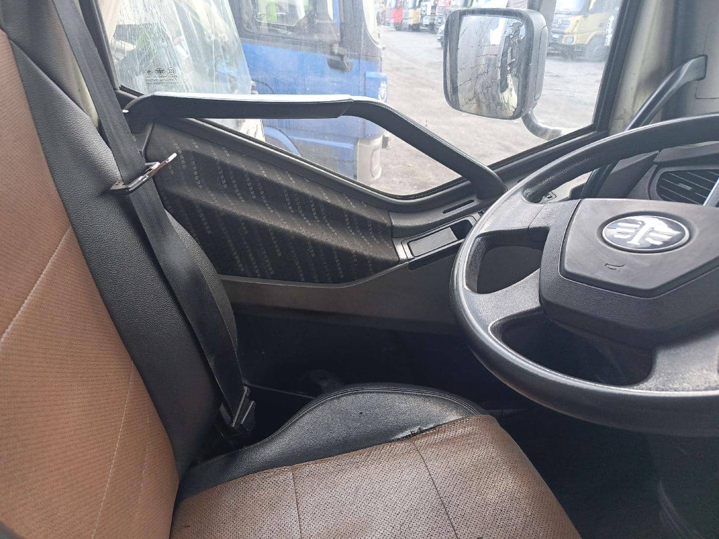 FAW CA3310P66K24T4E4 8x4 (E4),  247 451 км, 2022 года в лизинг