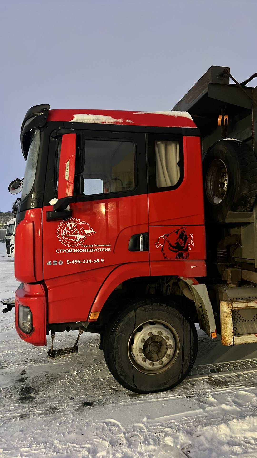 Shacman SX32586V384,  140 805 км, 2023 года в лизинг