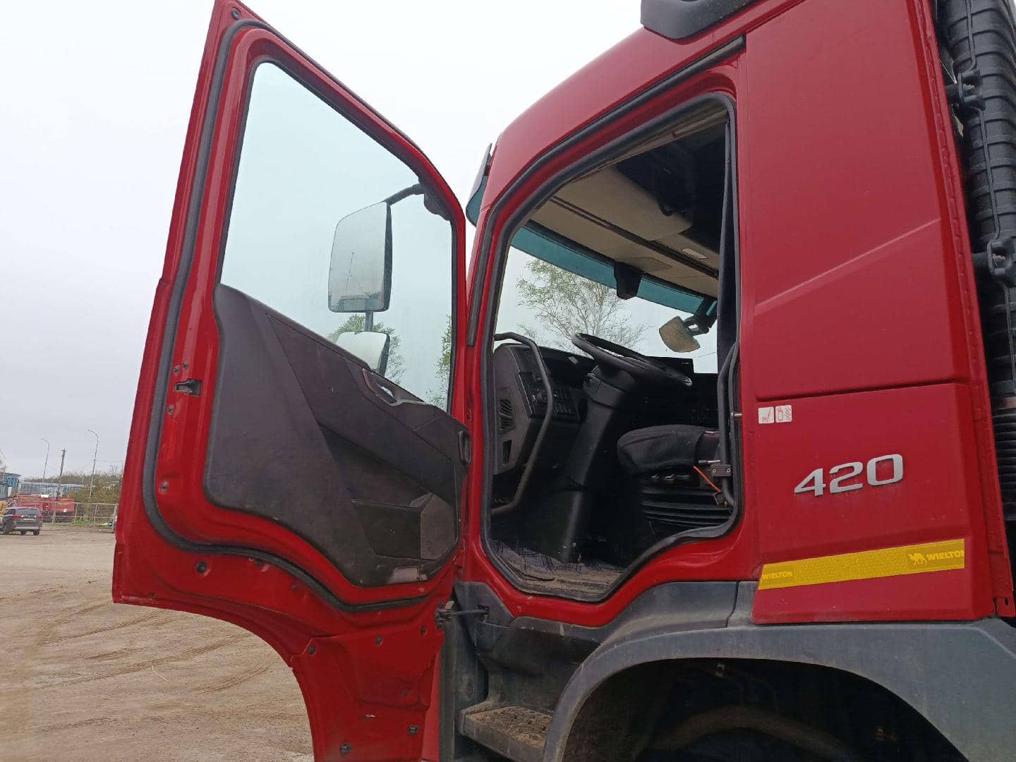 Volvo FM 420 8x4 (FMX),  462 426 км, 2022 года в лизинг