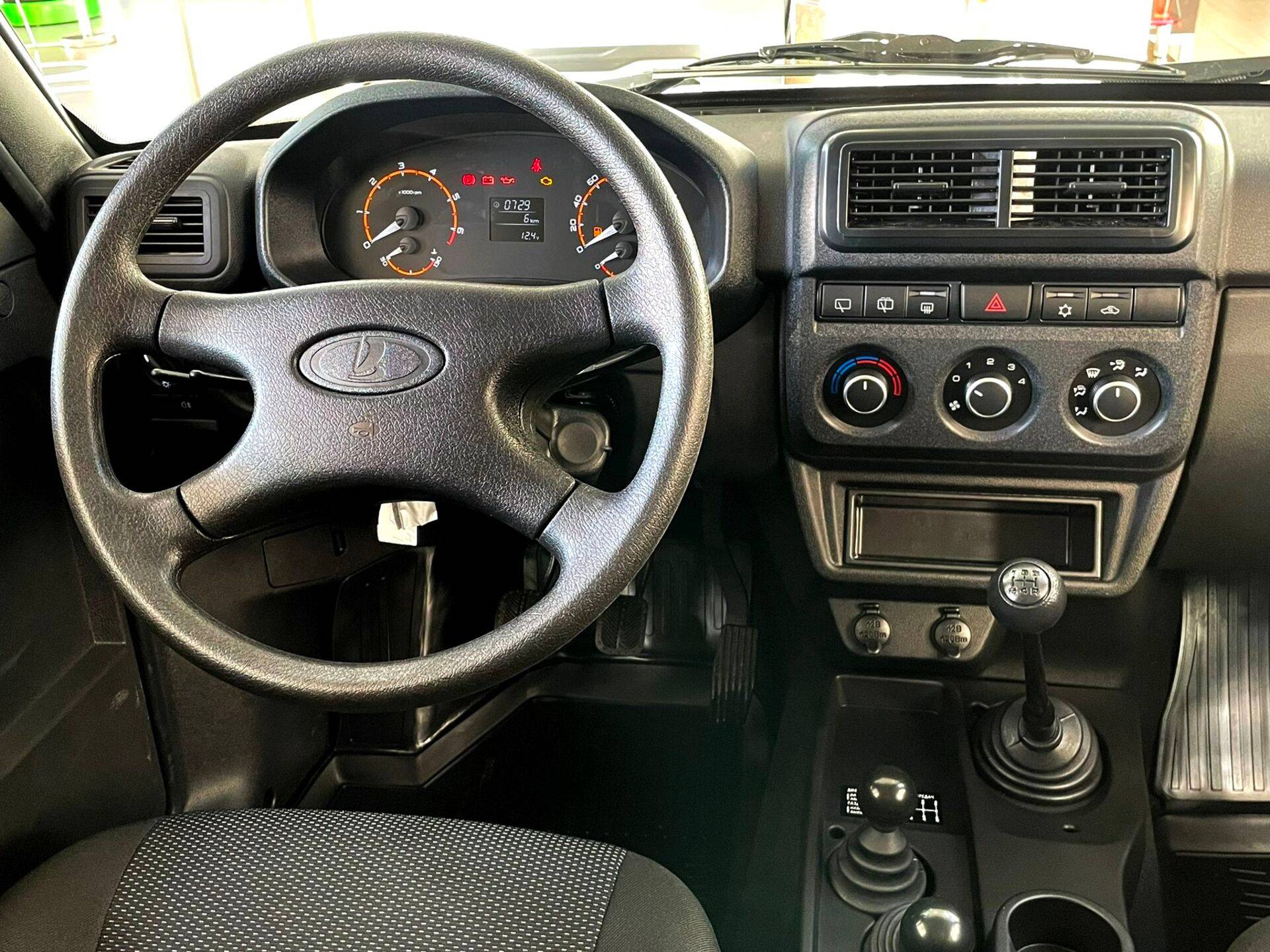 Lada Niva Legend 3 дв Luxe 24 1.7 5MT  