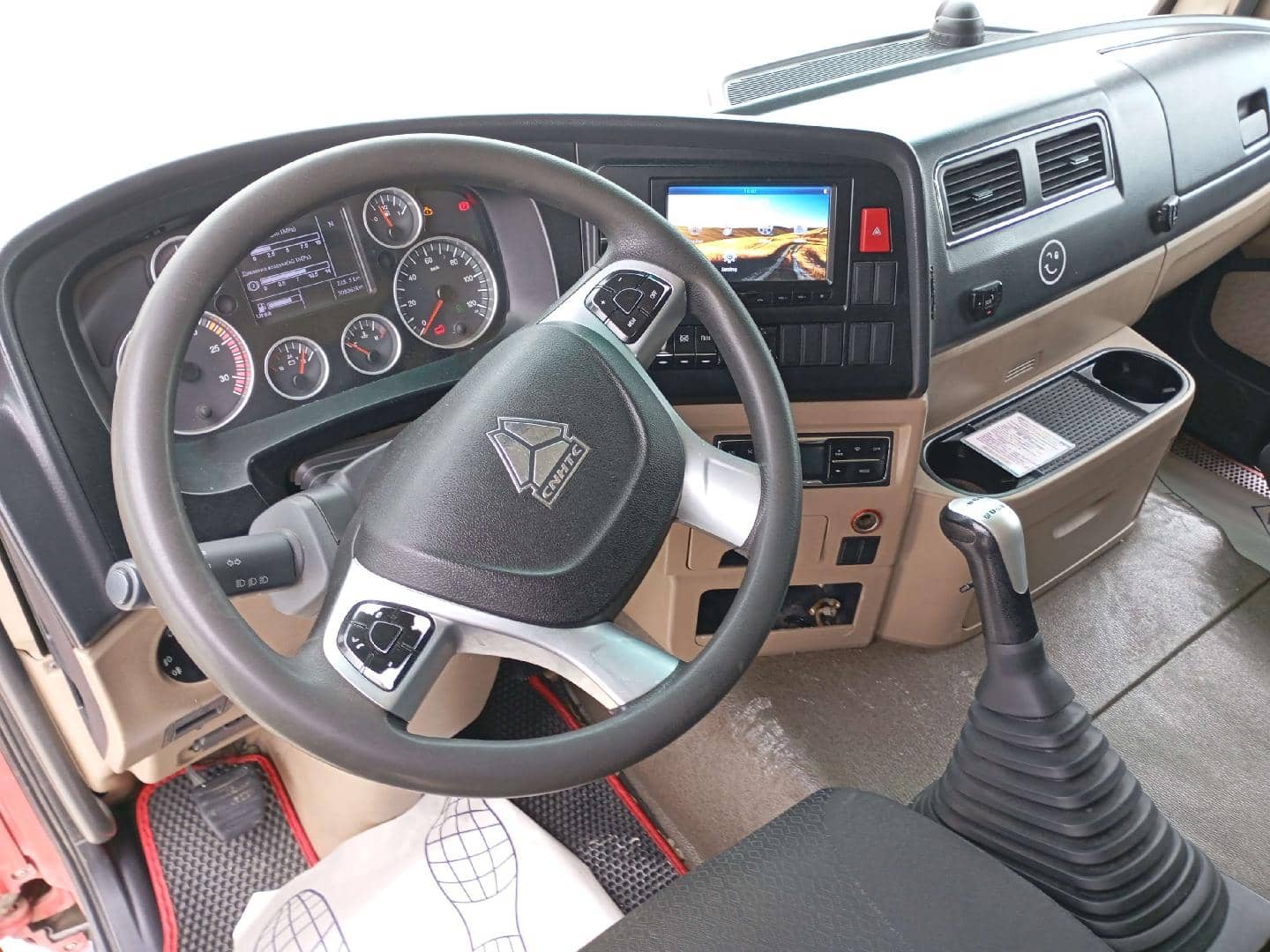 HOWO Sitrak C7H 8x4,  308 062 км, 2022 года в лизинг