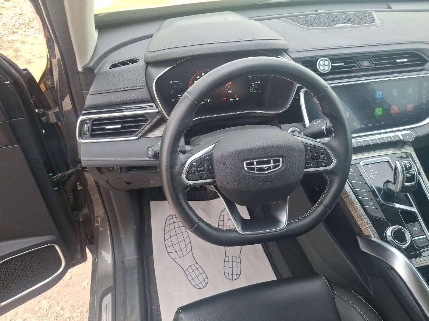 Geely Atlas Pro,  35 739 км, 2024 года в лизинг