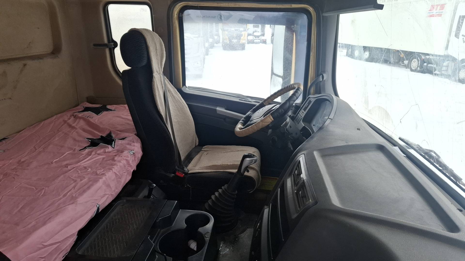 Shacman SX32586T384,  227 092 км, 2022 года в лизинг