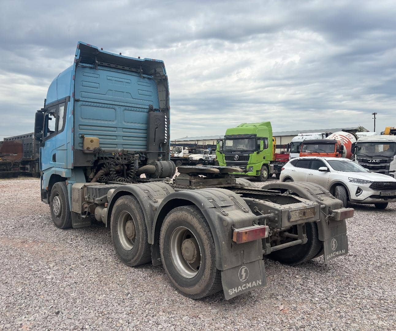Shacman SX42584V324,  250 370 км, 2023 года в лизинг