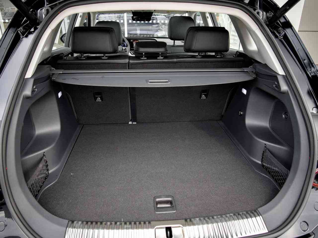 Hongqi HS5 Deluxe 2.0T AWD