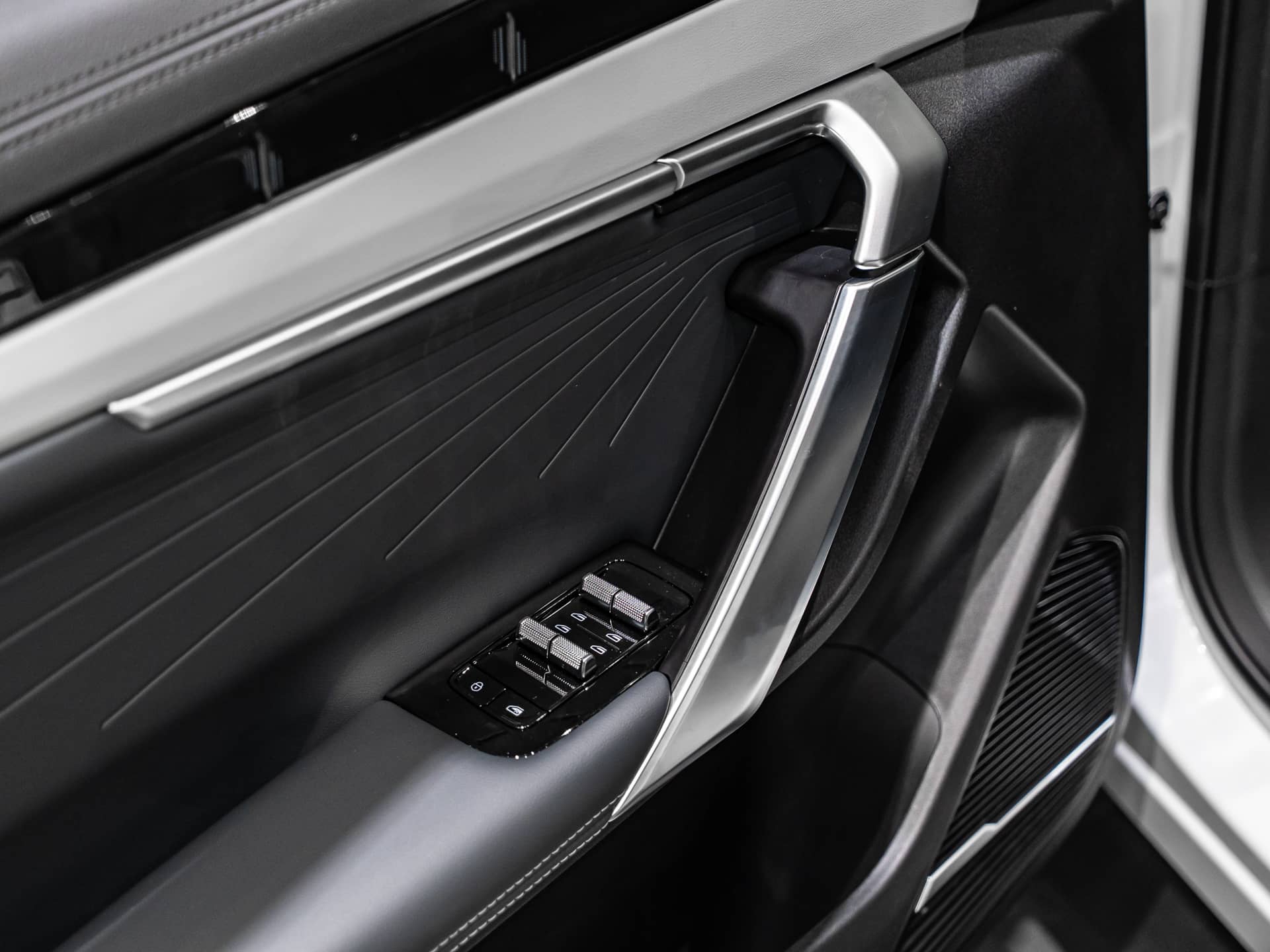 Geely Atlas Флагман 2.0Т АТ полный привод