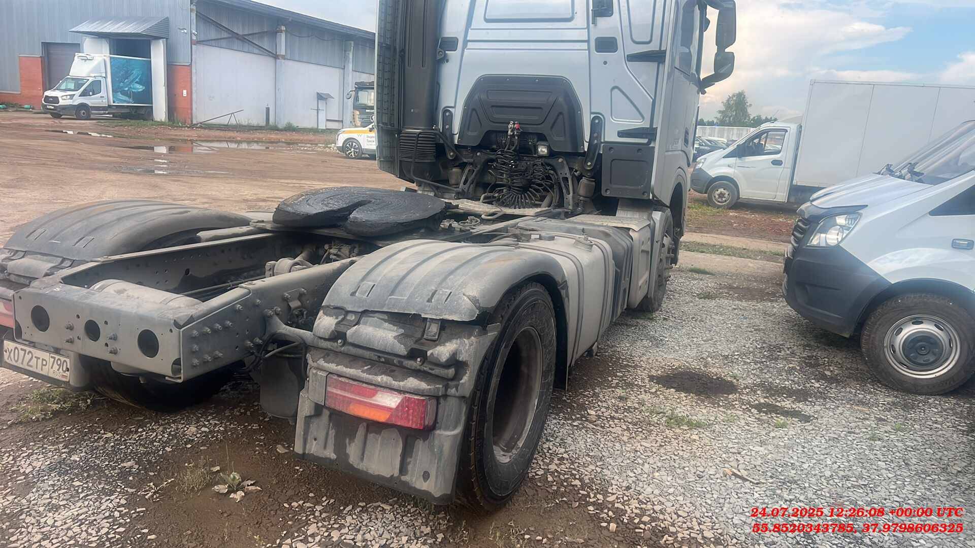Shacman SX4188YY381,  586 210 км, 2023 года в лизинг
