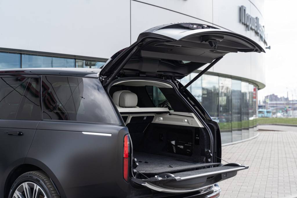 Land Rover Range Rover В6 3.0 дизель 350 л.с. гибрид Автобиография (Autobiography)