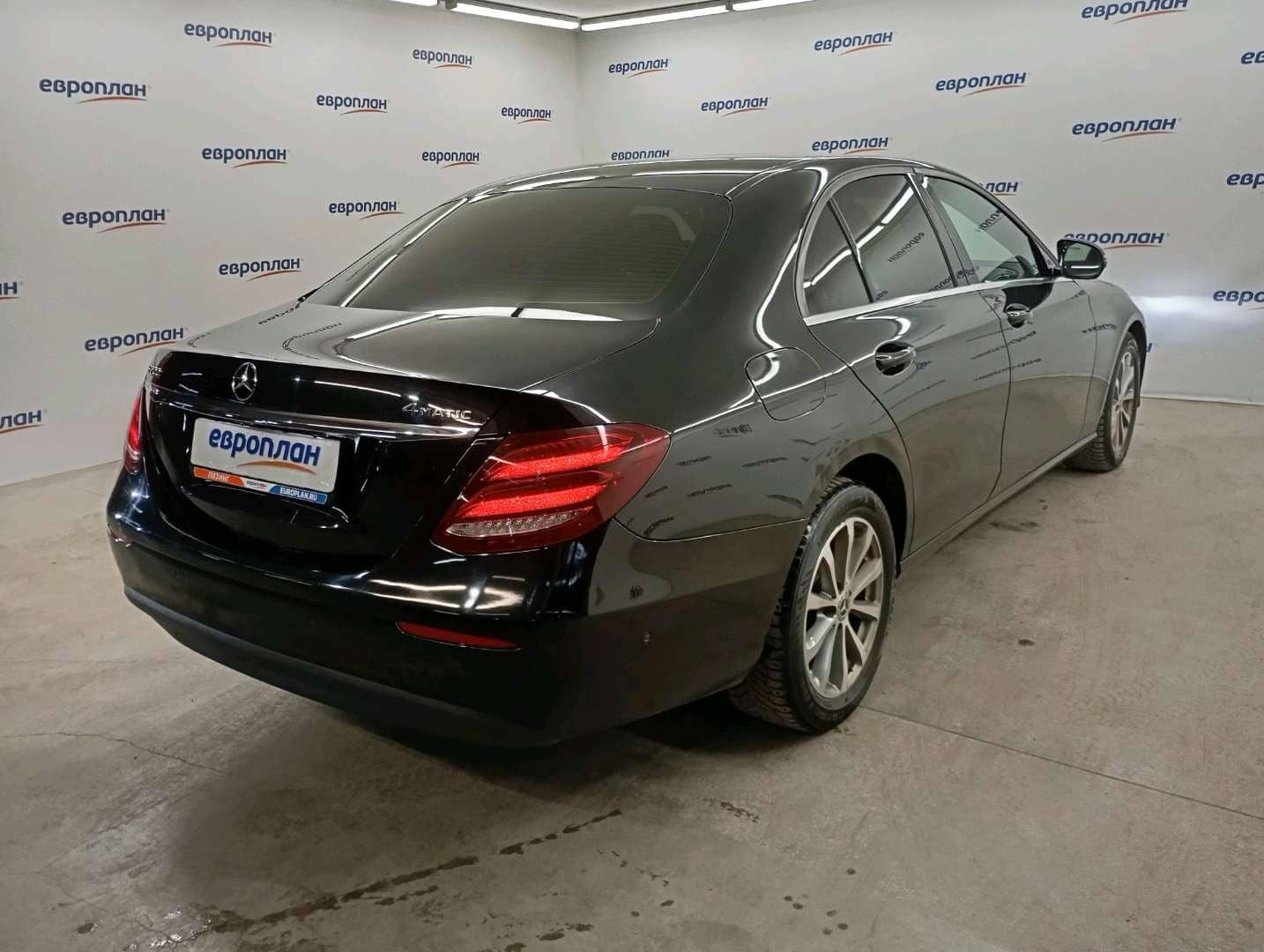 Mercedes-Benz E седан,  184 303 км, 2020 года в лизинг