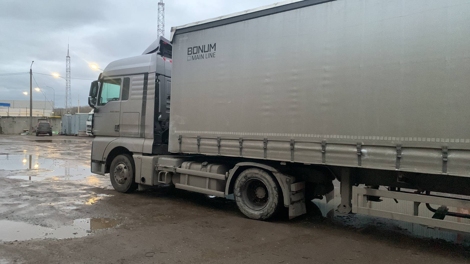 Sitrak C7H 4x2 ZZ4186V361HE,  496 525 км, 2022 года в лизинг