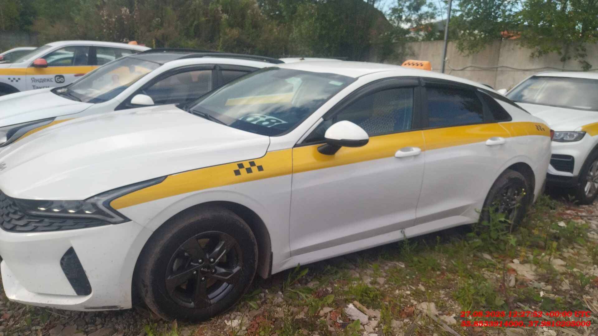 KIA K5,  310 389 км, 2021 года