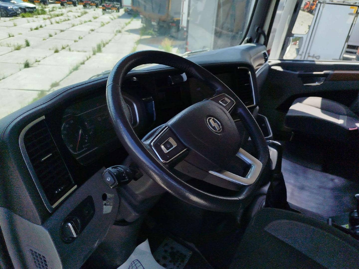 Shacman SX32586W384C,  94 090 км, 2023 года в лизинг