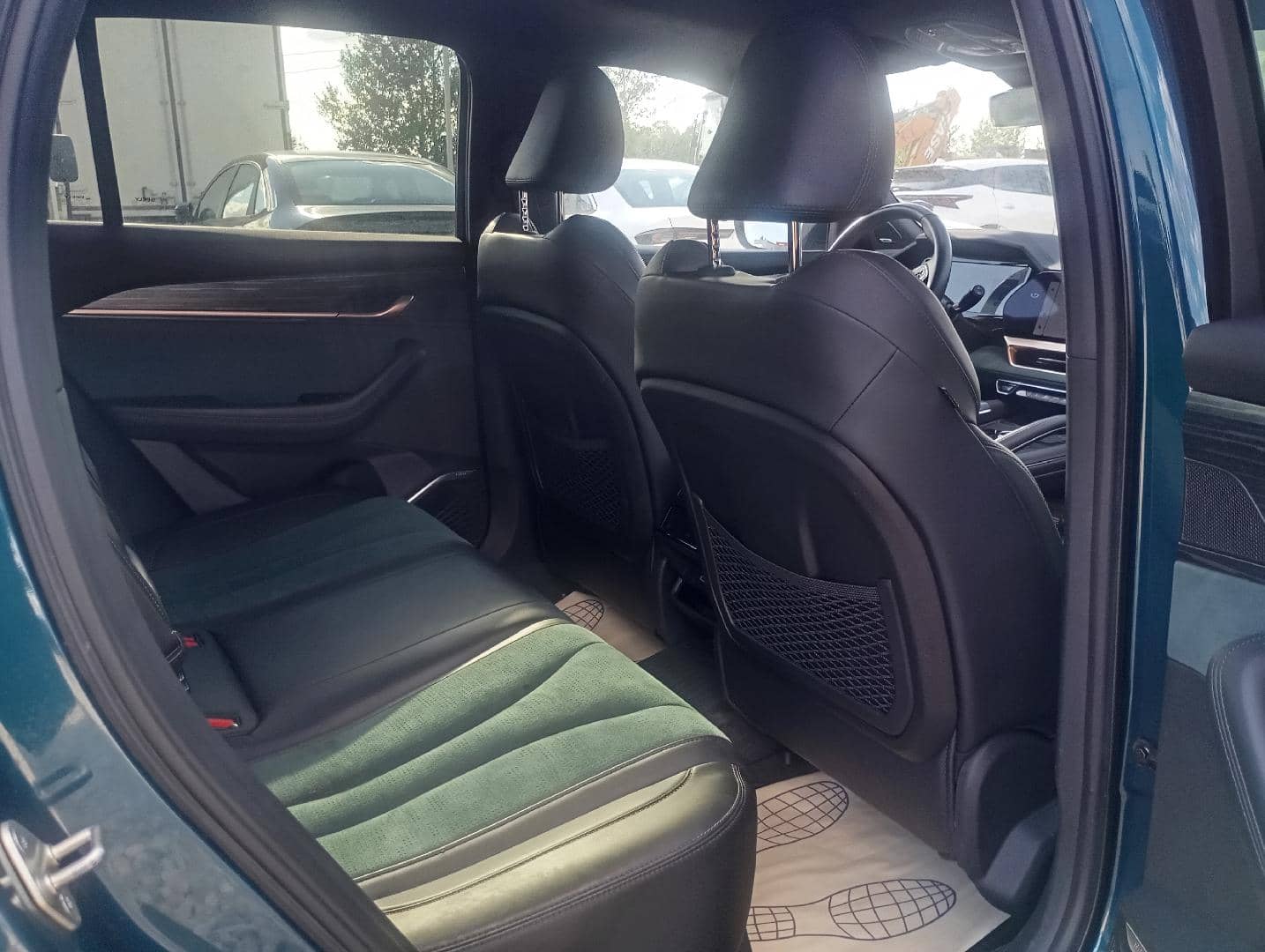 Geely Monjaro,  99 898 км, 2023 года в лизинг