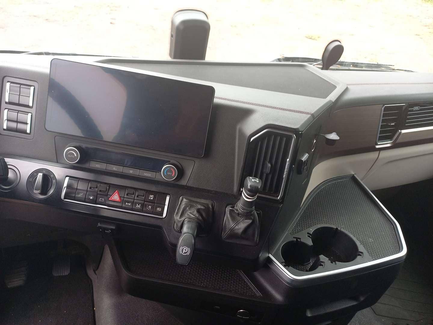 Sitrak C7H MAX ZZ4186V391HE,  327 773 км, 2023 года в лизинг
