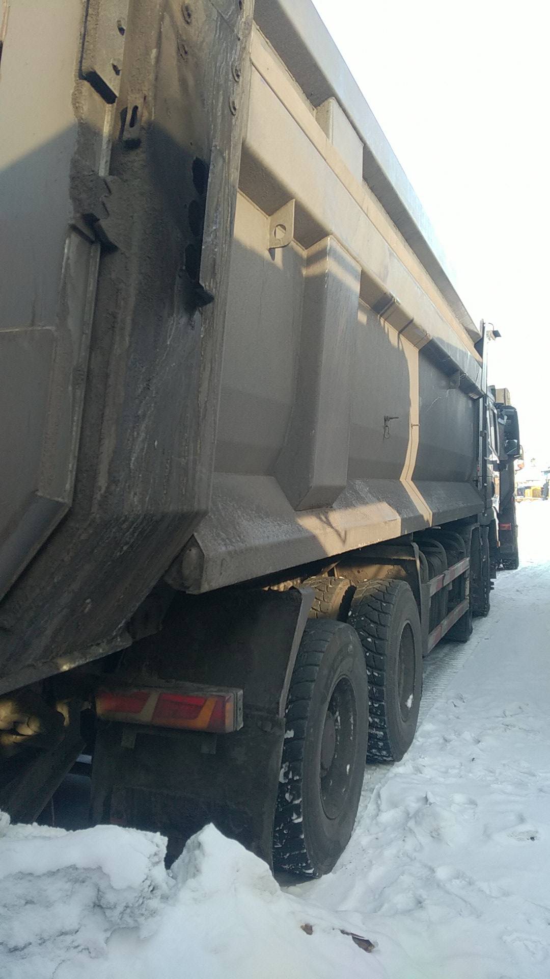 Shacman SX33186V366,  174 593 км, 2024 года в лизинг