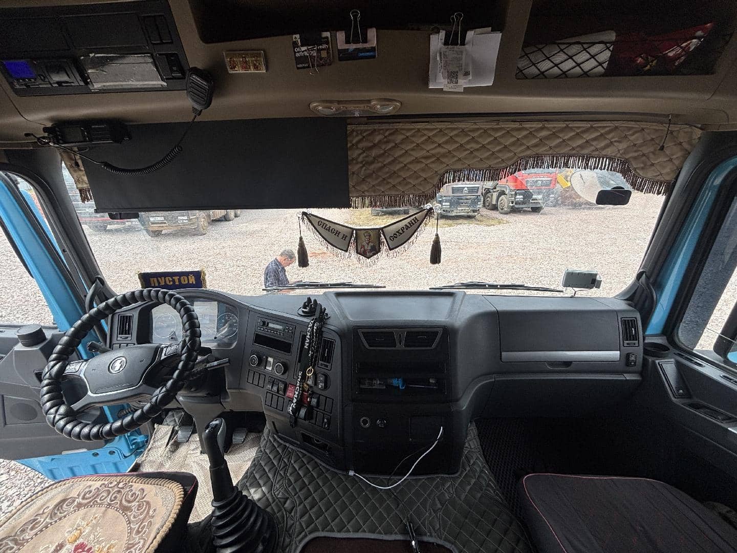 Shacman SX42584V324,  250 370 км, 2023 года в лизинг
