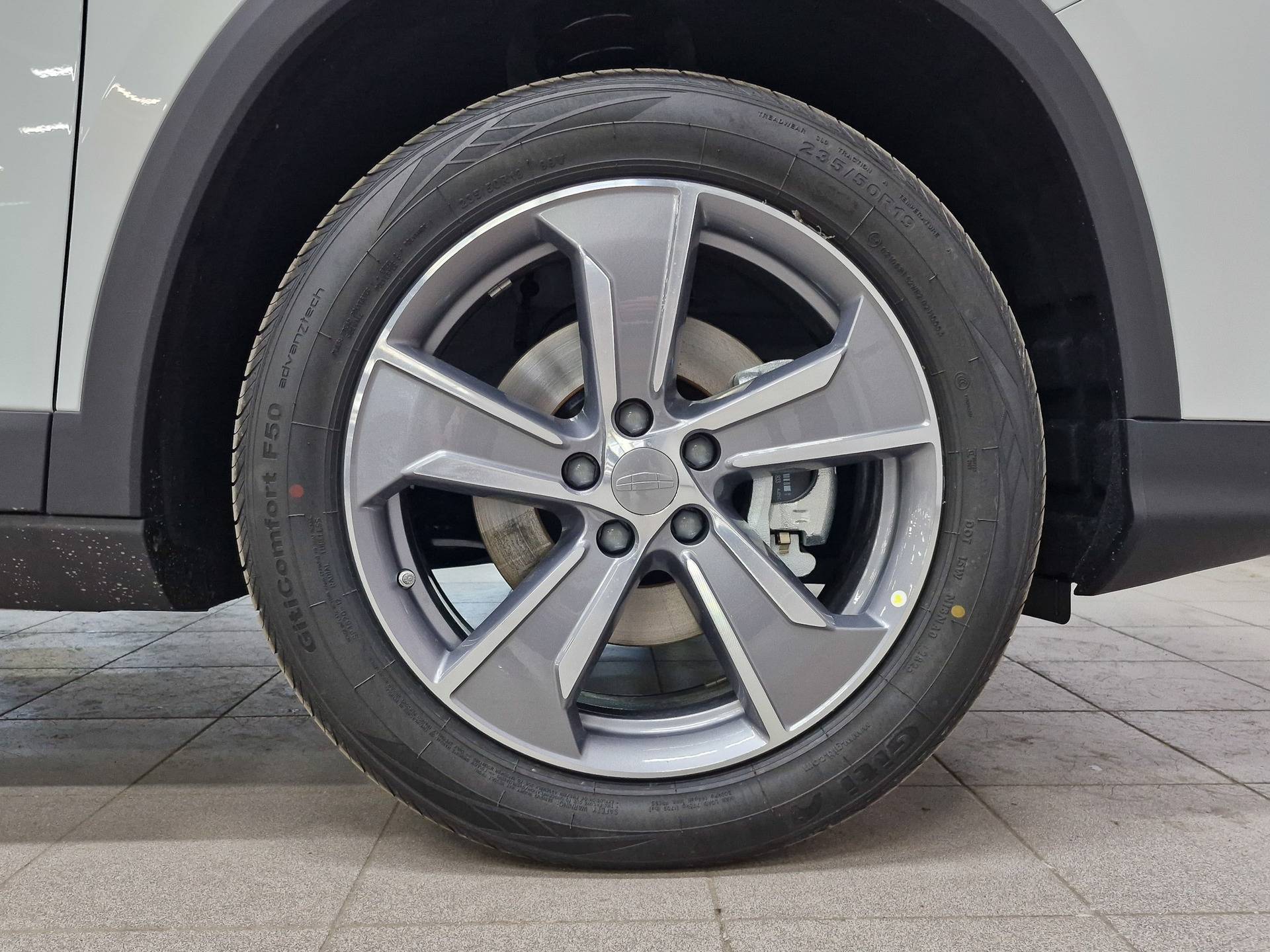 Geely Okavango Flagship 2.0T 7DCT 2WD