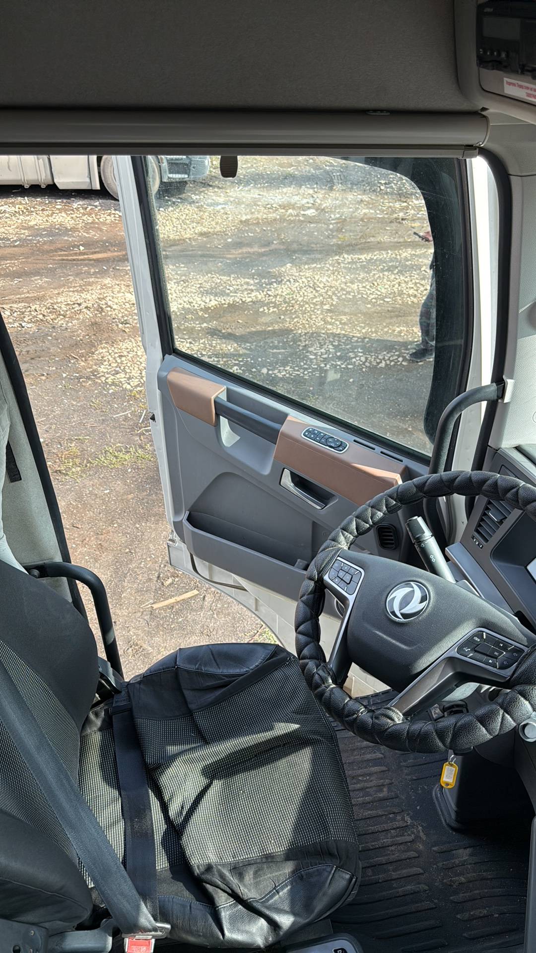 DongFeng DFH4180 4x2,  405 706 км, 2023 года в лизинг