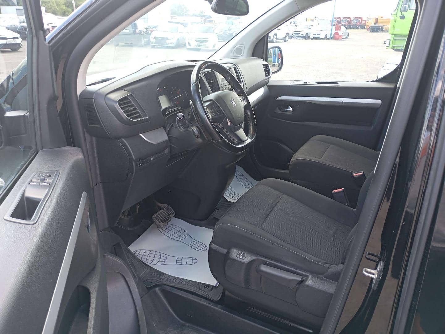 Peugeot Traveller,  160 744 км, 2021 года в лизинг