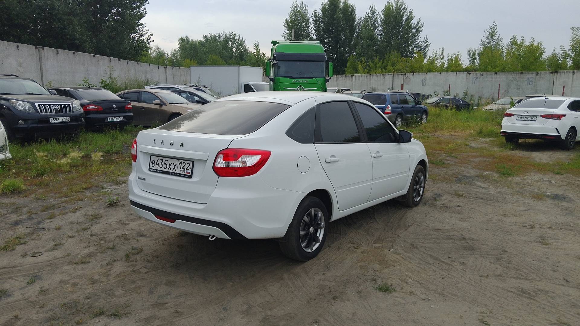 Lada Granta лифтбек,  102 856 км, 2023 года в лизинг