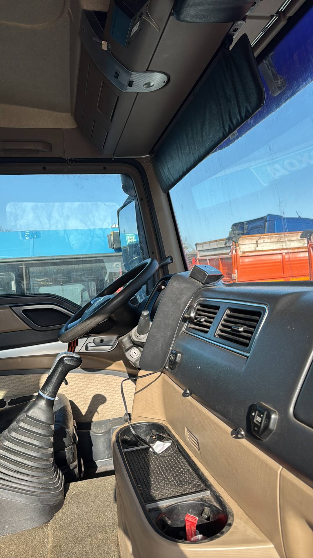 HOWO ZZ3317V386GE1 8х4,  374 631 км, 2023 года в лизинг