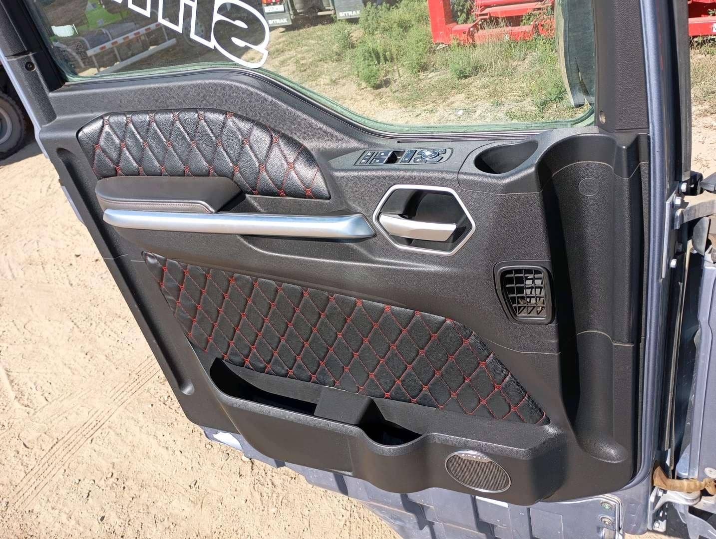 Sitrak С7Н MAX 6×4 ZZ4256V364HE,  175 462 км, 2023 года в лизинг