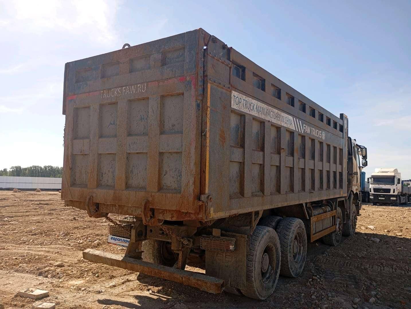FAW CA3310P66K24T4E5 8х4,  199 306 км, 2023 года в лизинг