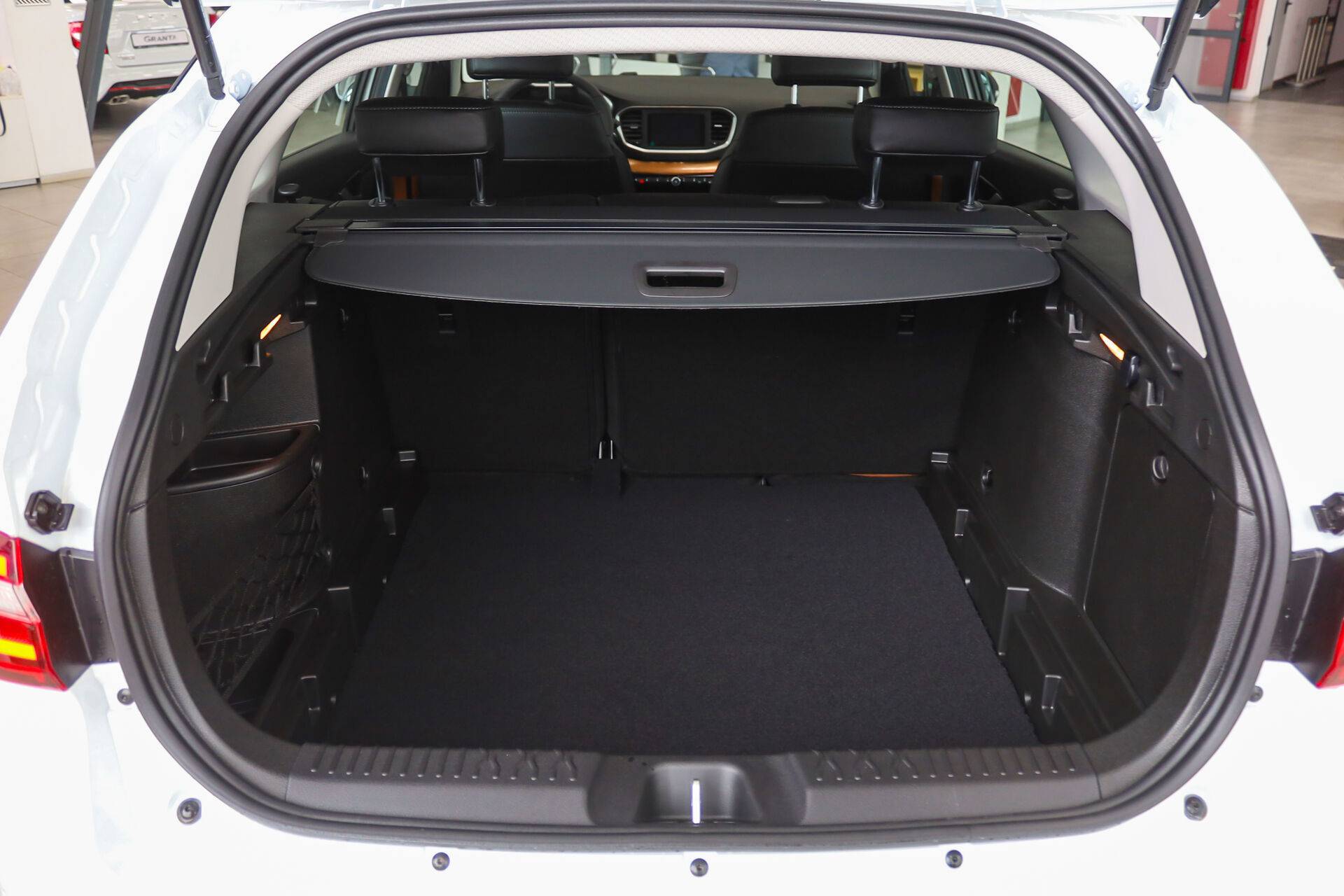 Lada Vesta SW Cross Life 24 1.8 122hp AT