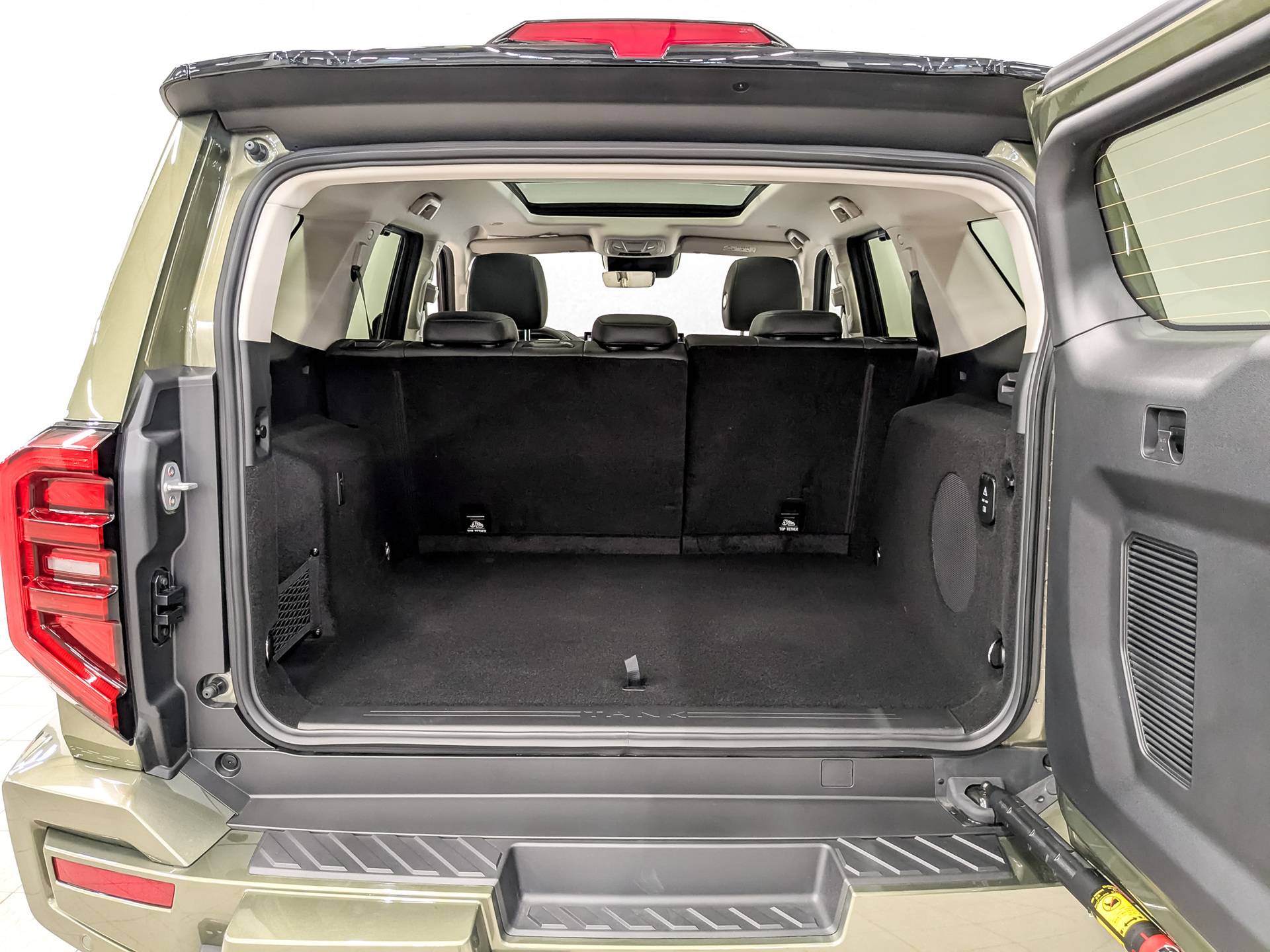 Tank 400 2.0T AT 4WD Premium