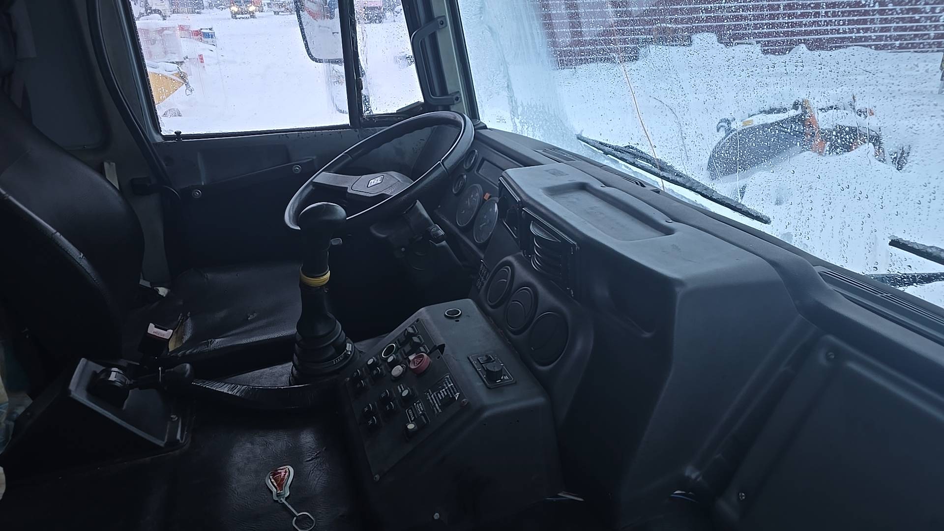 УРАЛ 6370K,  52 725 км, 2013 года в лизинг