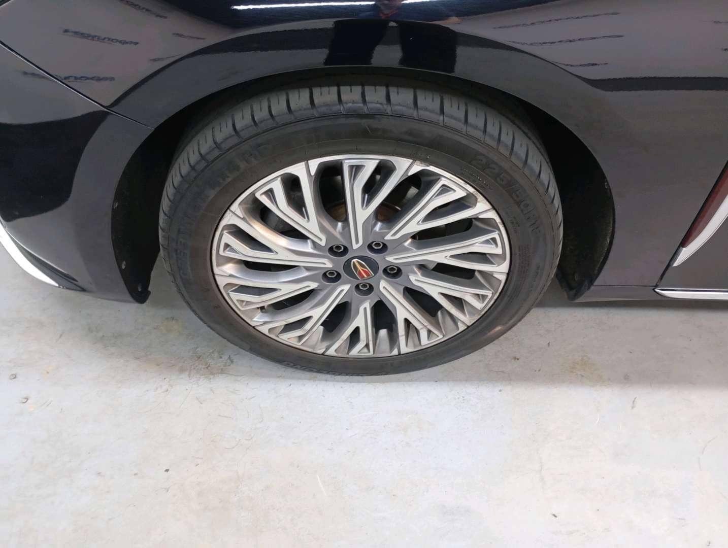 Hongqi H5,  213 541 км, 2023 года в лизинг